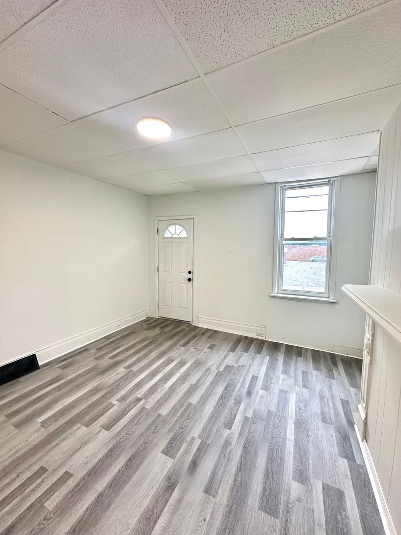 245 Ella St – photo 4