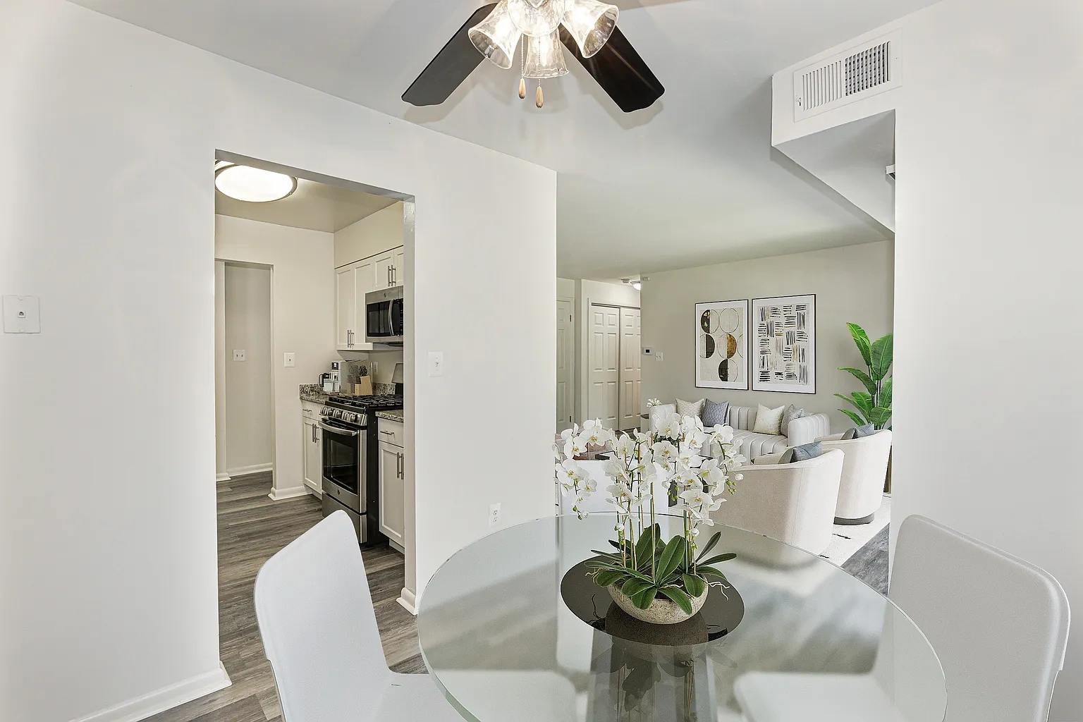 Fairfax Square – photo 4