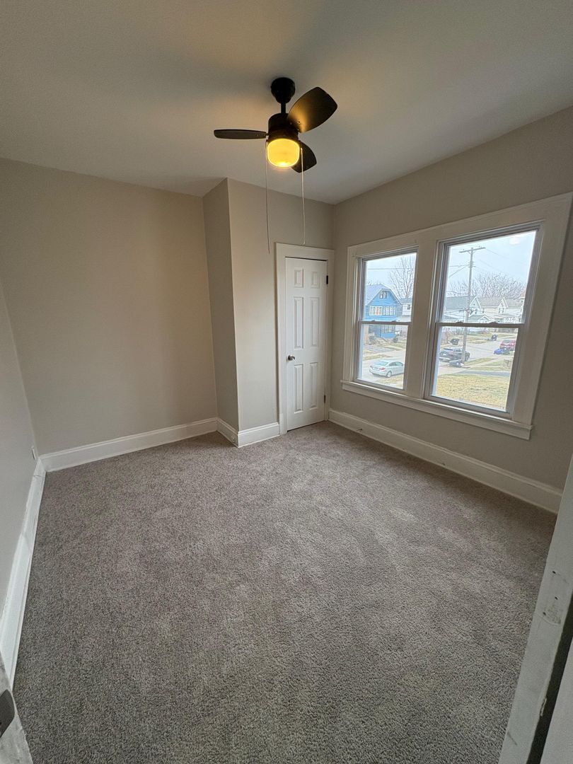 15710 Corsica Ave unit Up – photo 5