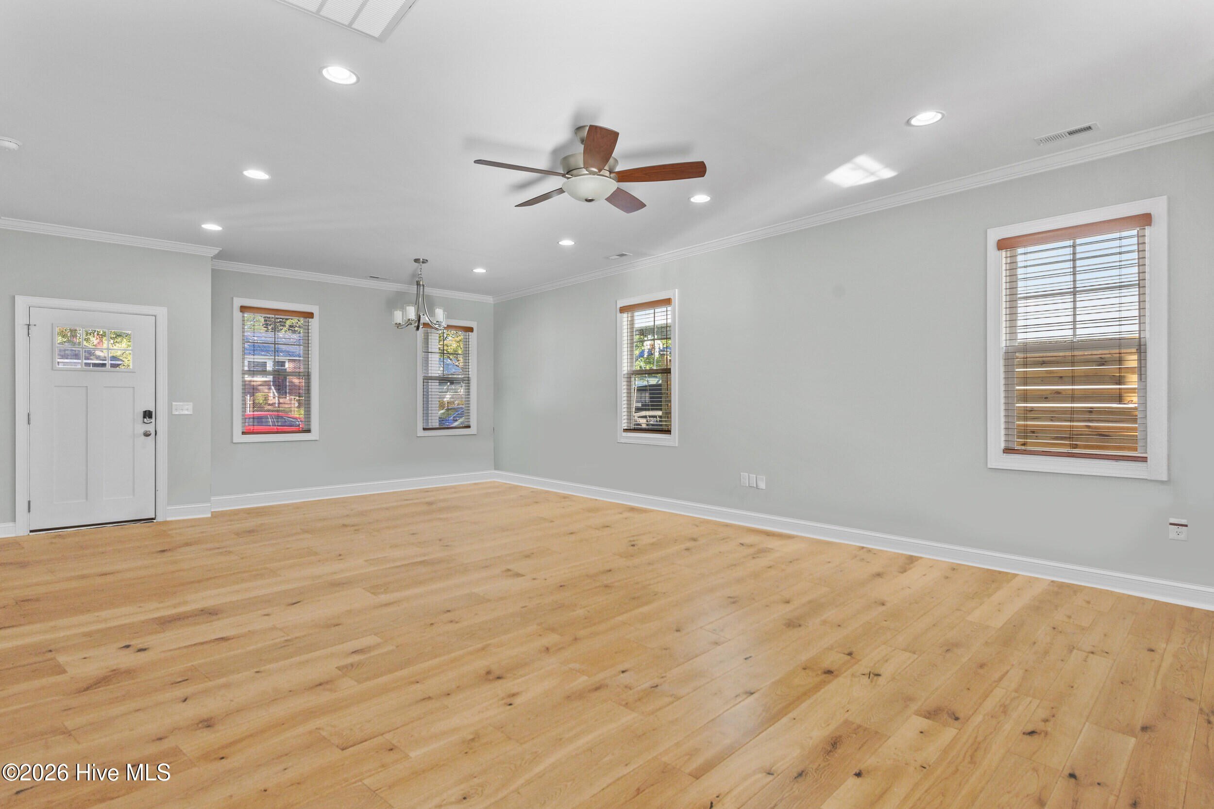 323 Wilson St – photo 5