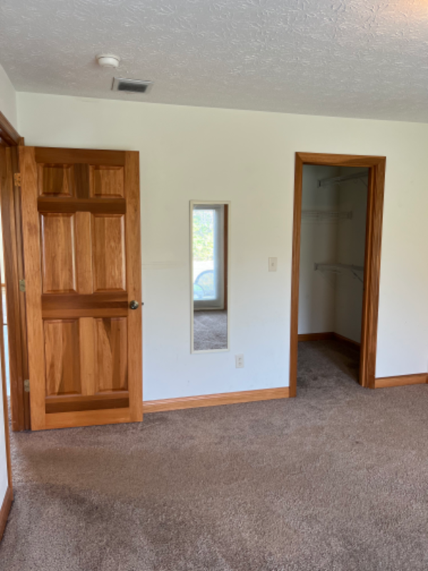 2261 Shamrock Ln – photo 4