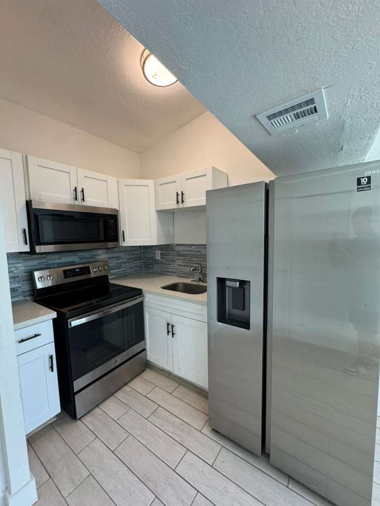 3039 Avenue J unit 4 – photo 3
