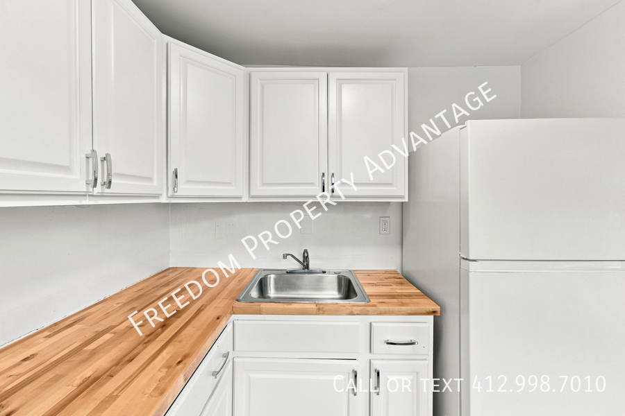 2523 Park Hill Dr – photo 4