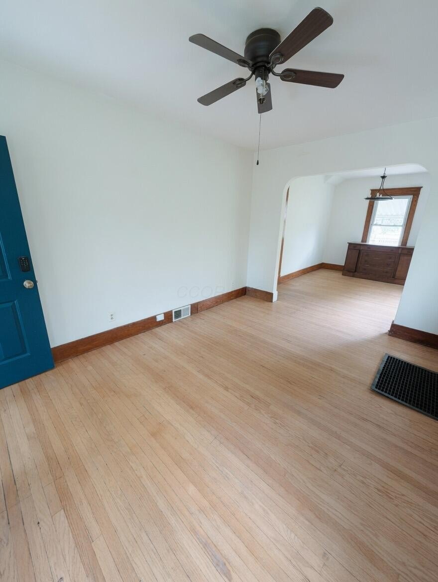 490 E Oakland Ave – photo 5