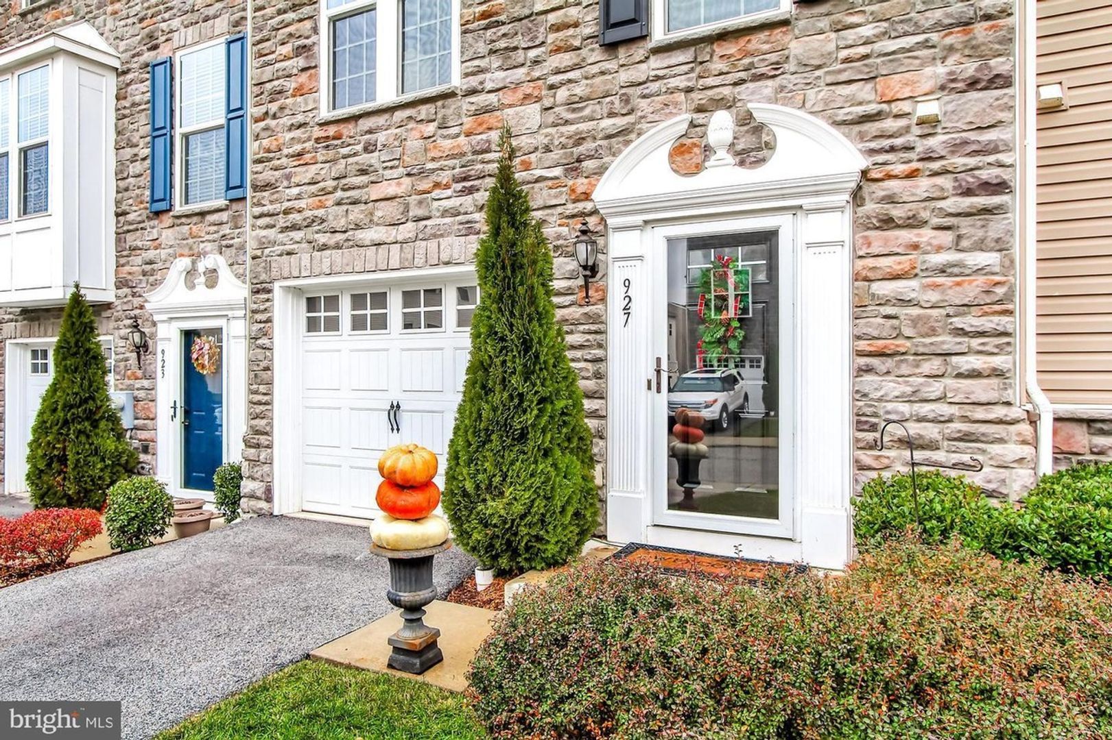 927 Brechin Ln – photo 2