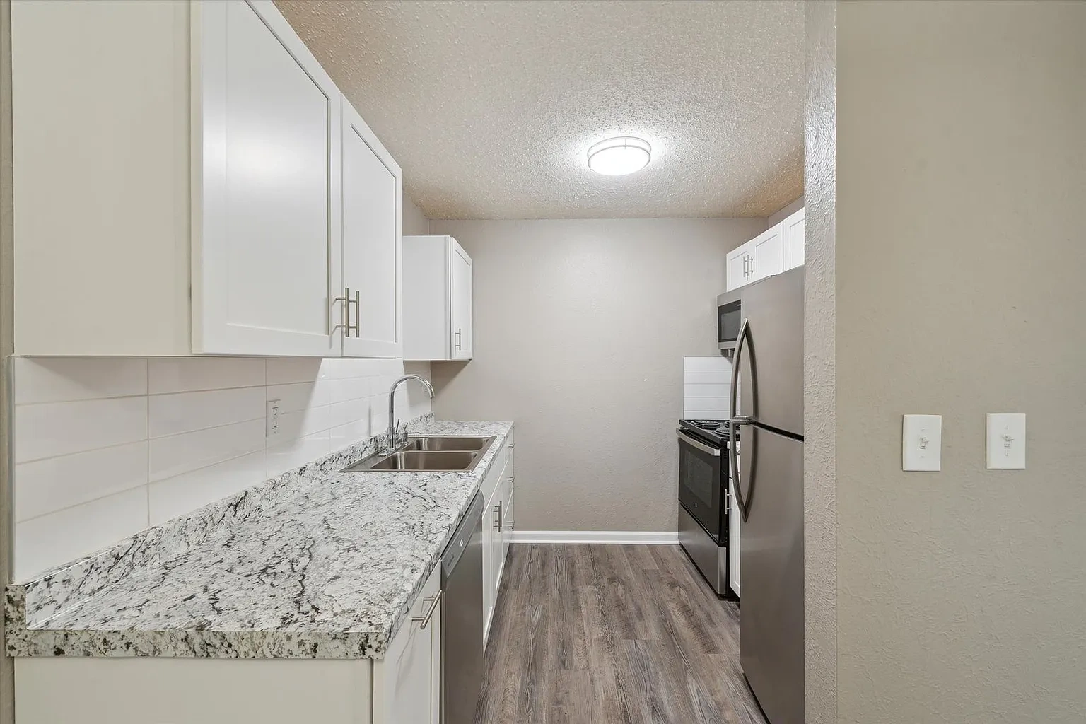4013 Harvest Ln – photo 2