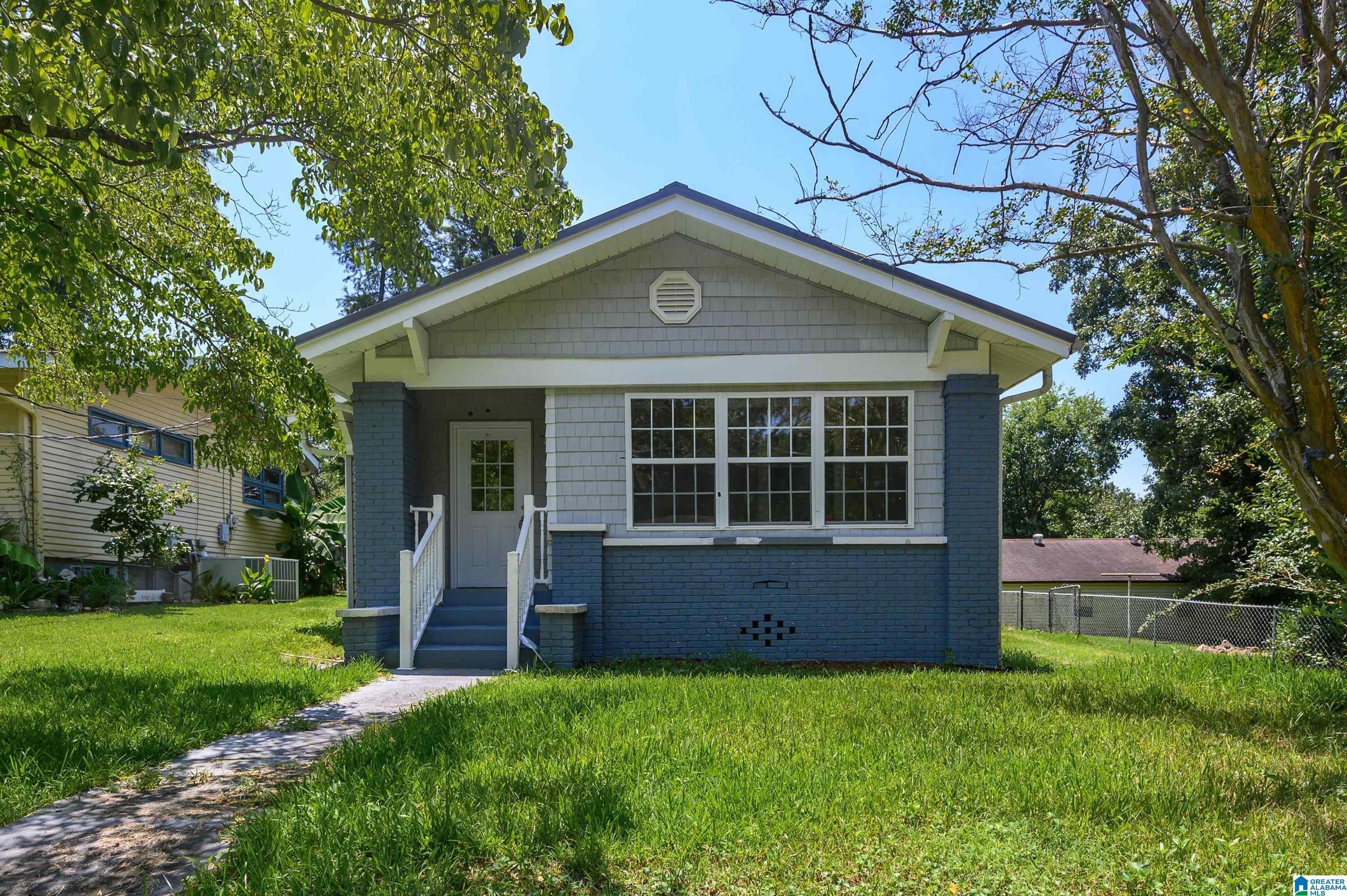 703 11th Ave – photo 1
