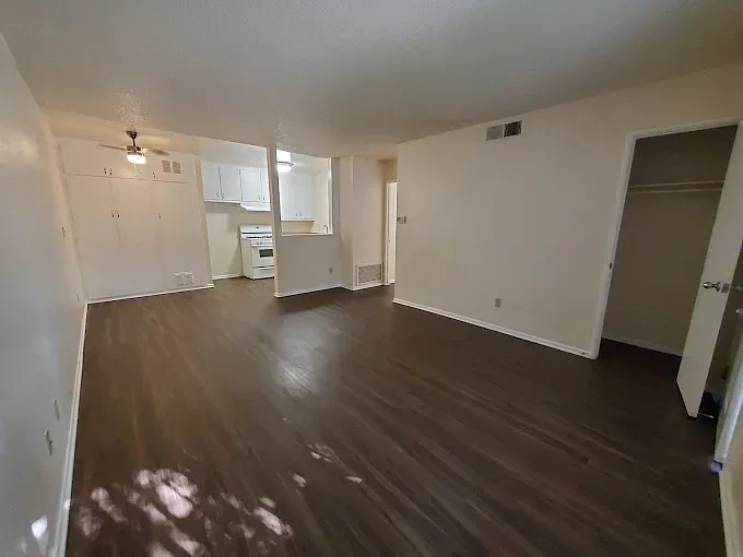 Pine Garden Apartments – photo 1
