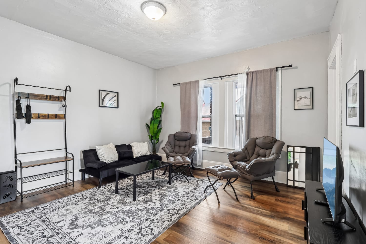 10703 Lee Ave unit 8 – photo 5