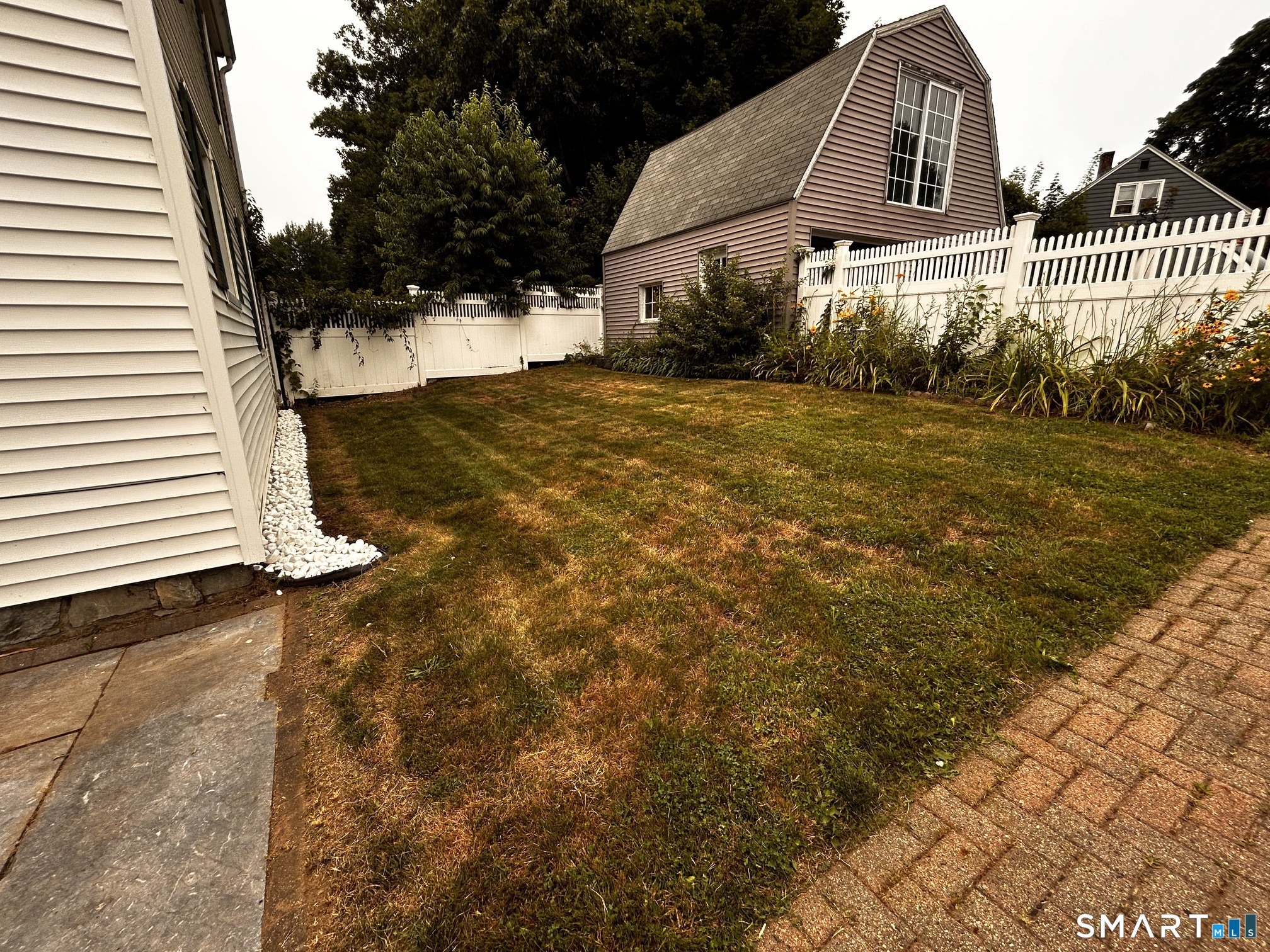 925 Meriden Rd – photo 3