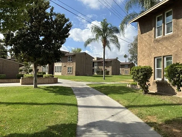Sierra Woods Apartments – photo 2