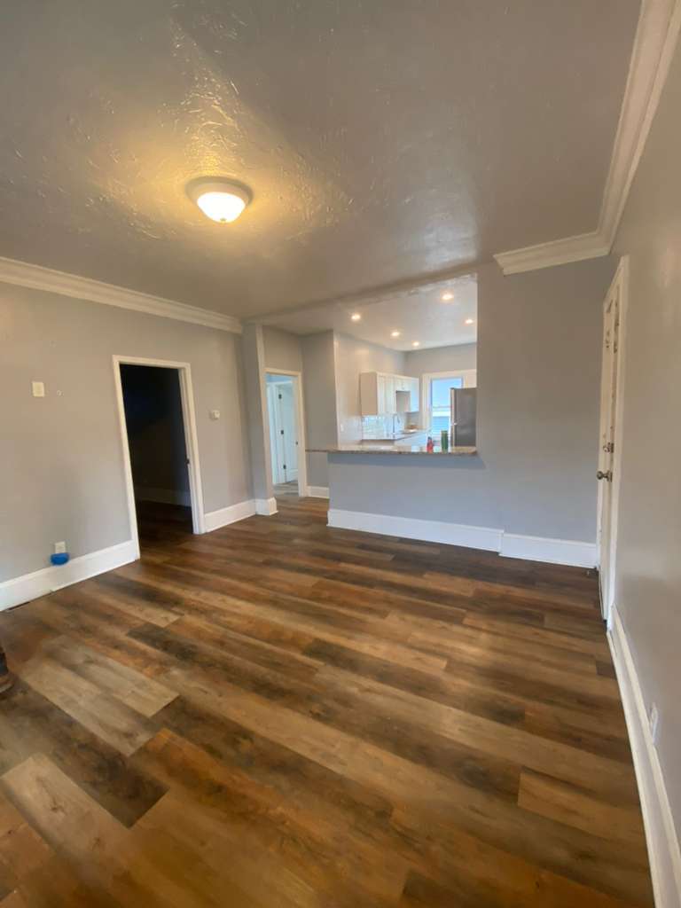10703 Lee Ave unit 7 – photo 3