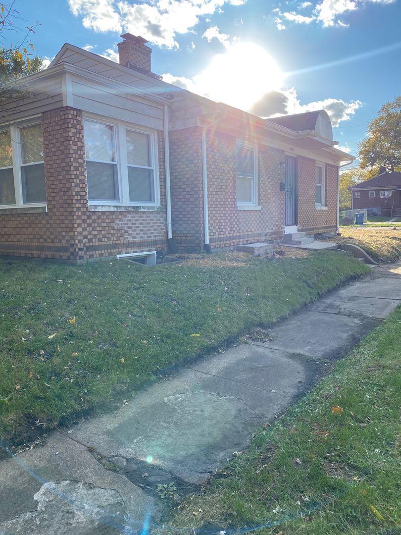 4200 Van Buren St – photo 2