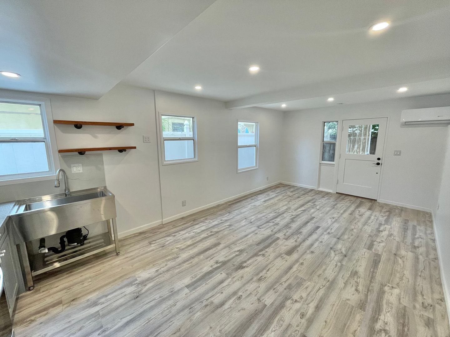 45 1/2 65th Pl unit 45 1/2 65th Pl - Apt A – photo 3