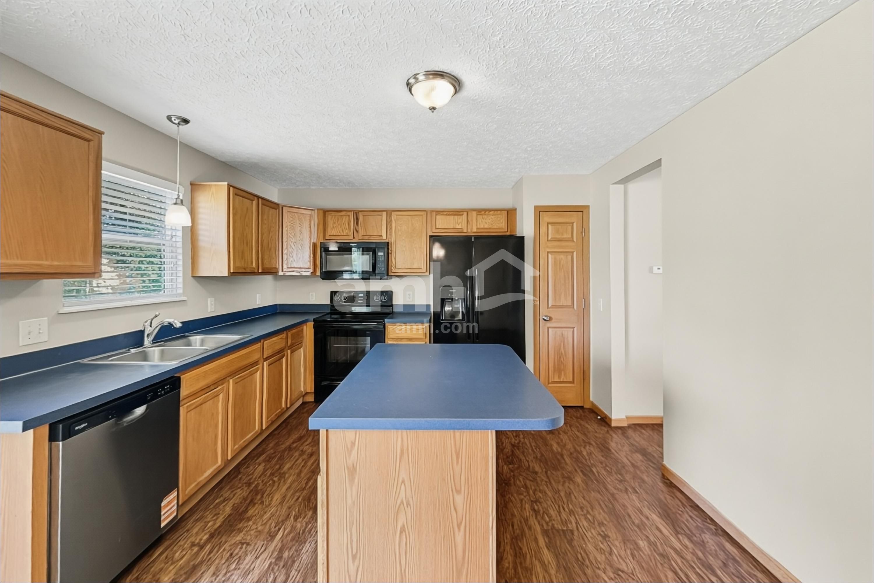 398 Flat River St – photo 3