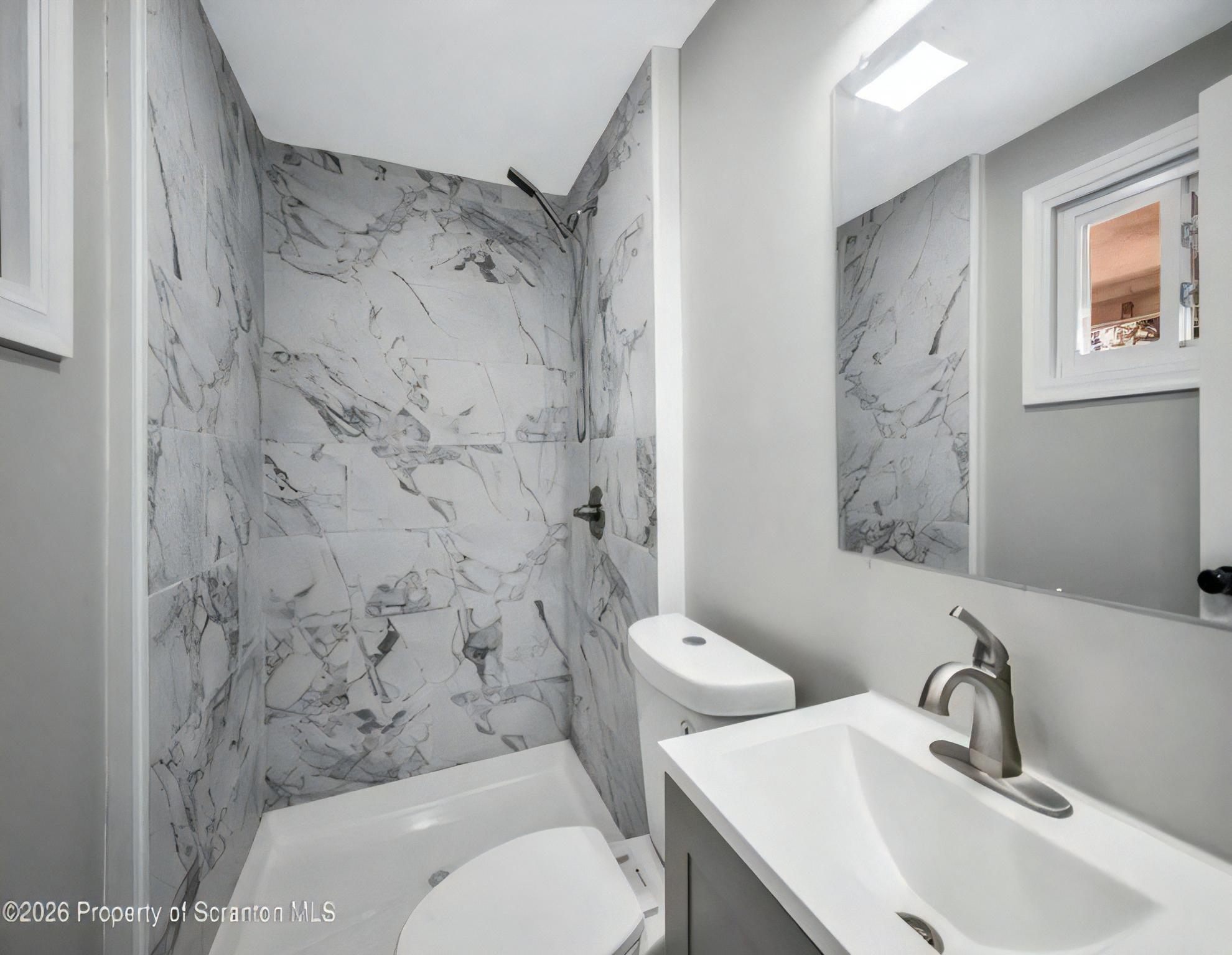 333 Oak St – photo 5