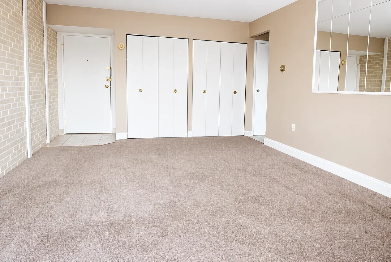 Colonial Arms Apartments – photo 4