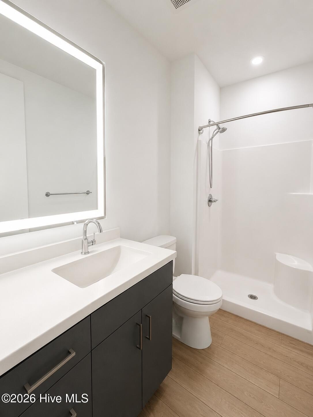 919 Castle St #204 – photo 5