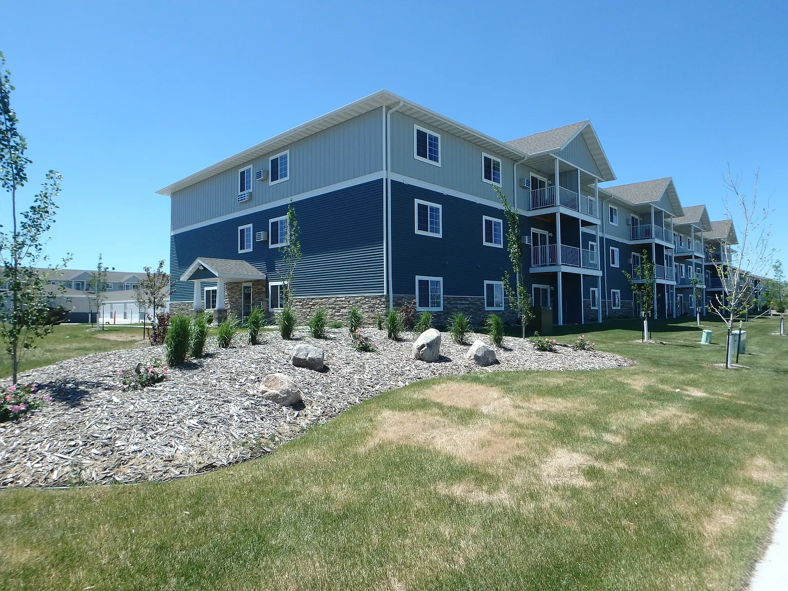 West Lake II Apartments – photo 3
