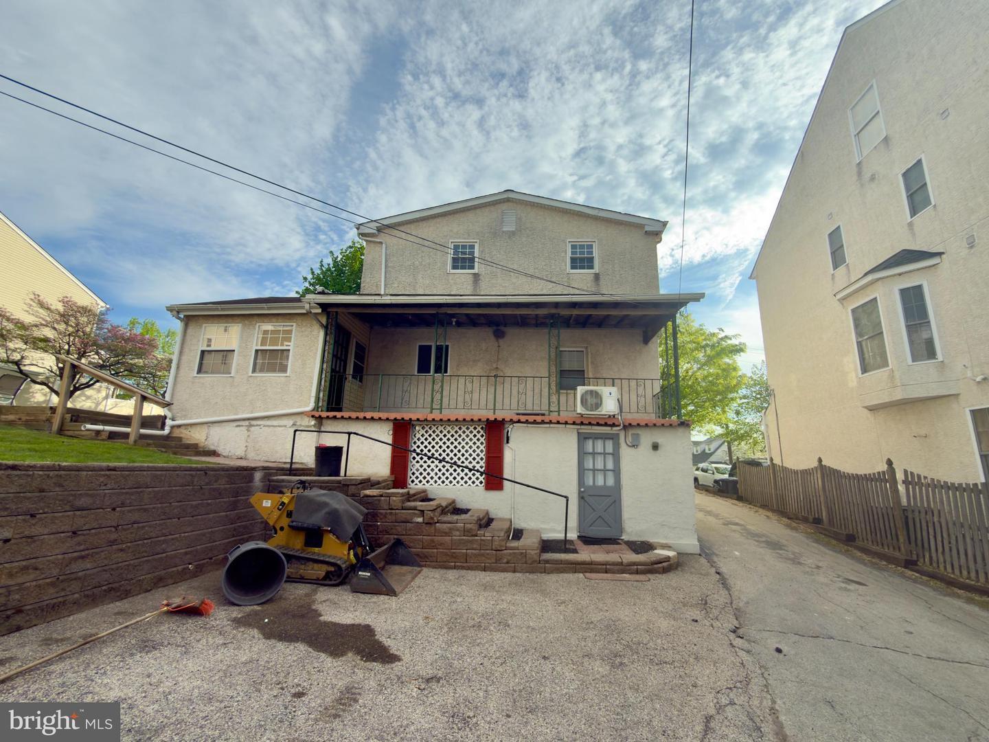 422 W 6th Ave – photo 3