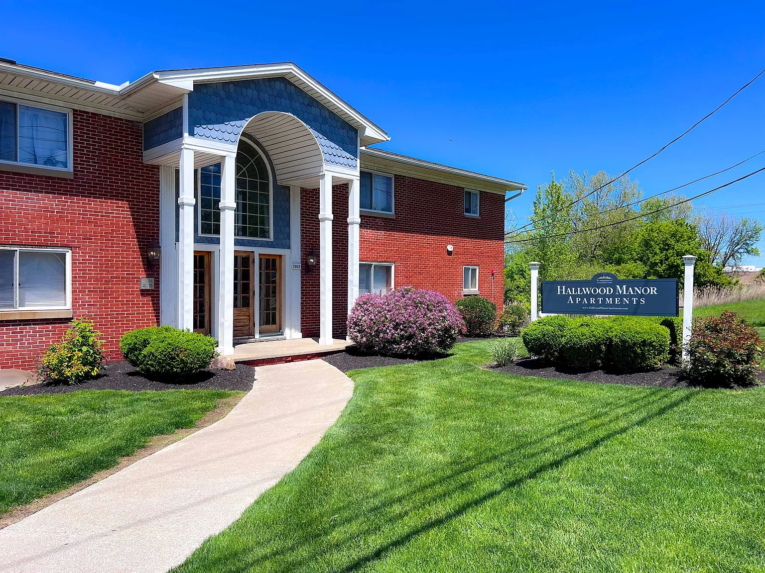 Hallwood Manor Apartments – photo 2