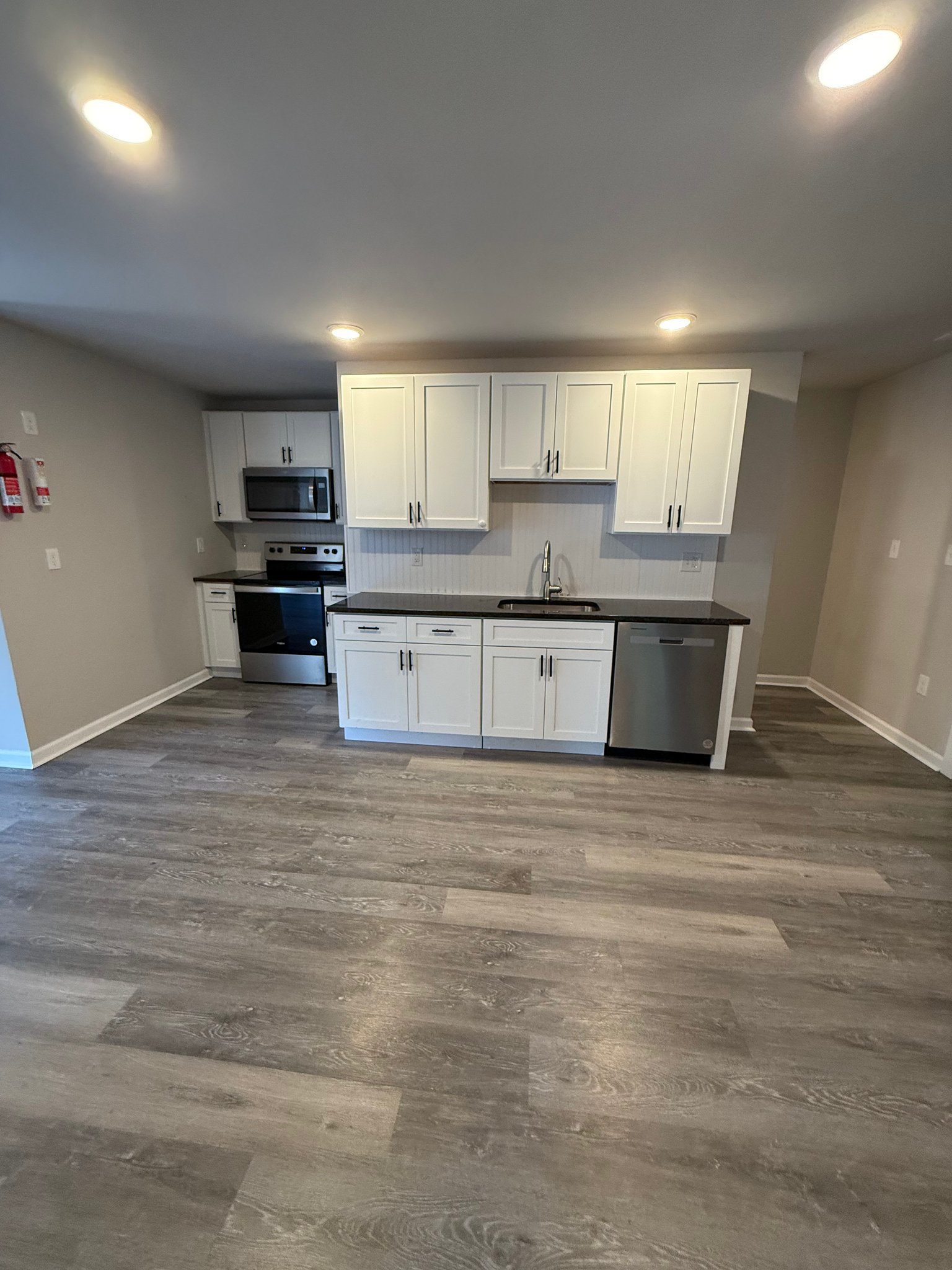 355 Walnut St unit Unit B – photo 1