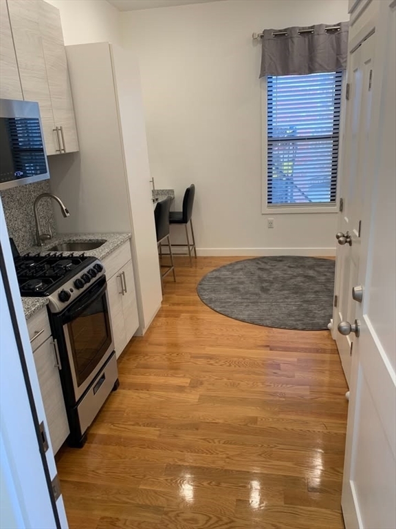 9 6th St unit 8 – photo 3