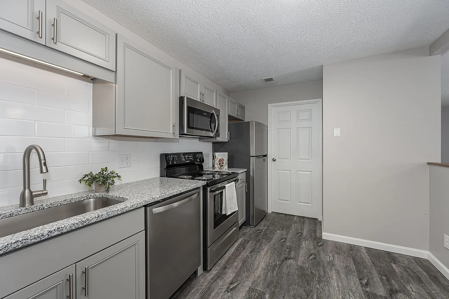 Skyridge Apartment Homes – photo 5