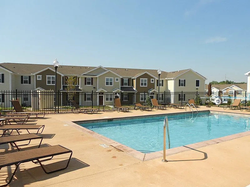 Springs at Bettendorf Apartments – photo 2