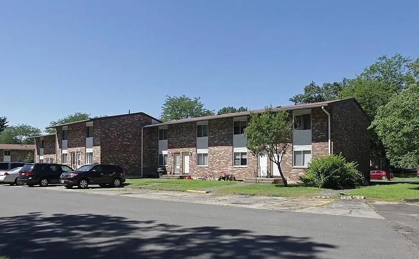 Redstone Gardens – photo 1