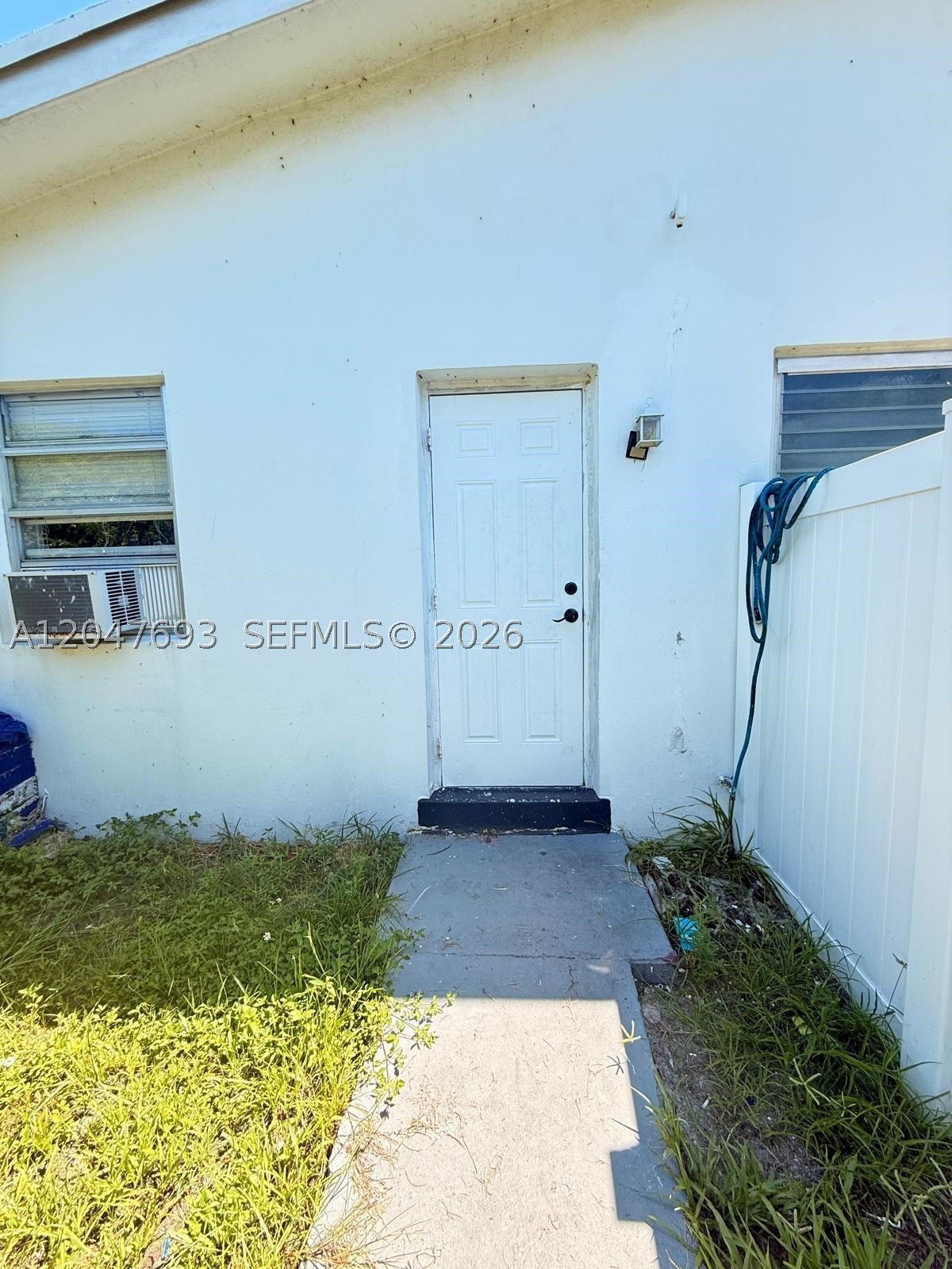 301 9th St #1 – photo 1