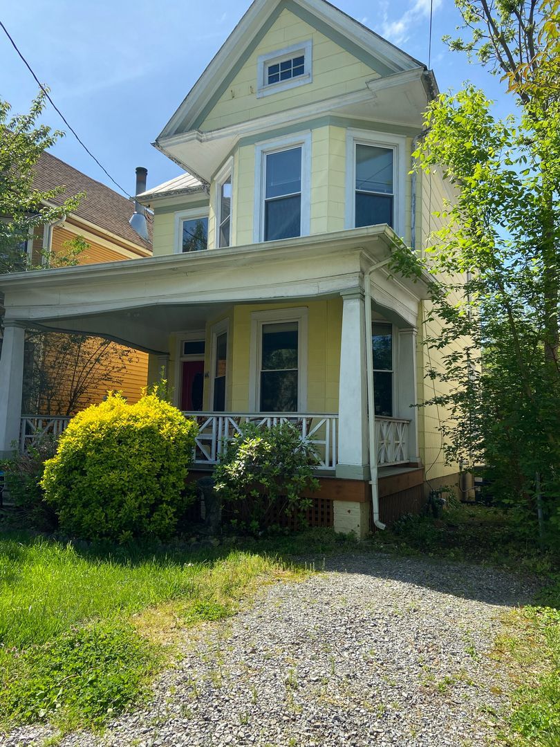 606 Elm Ave – photo 2