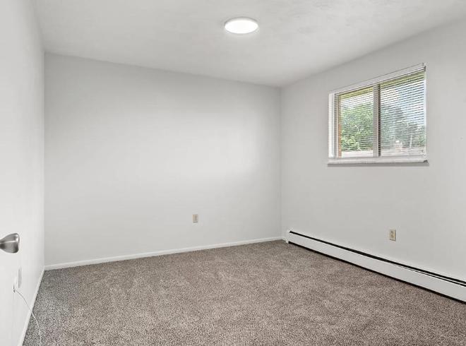 535 Cleveland Rd W – photo 2