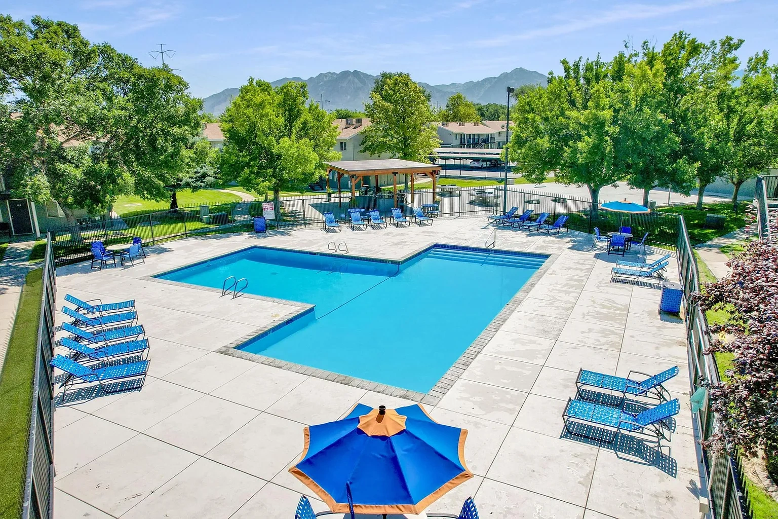 Callaway Apartments – photo 2