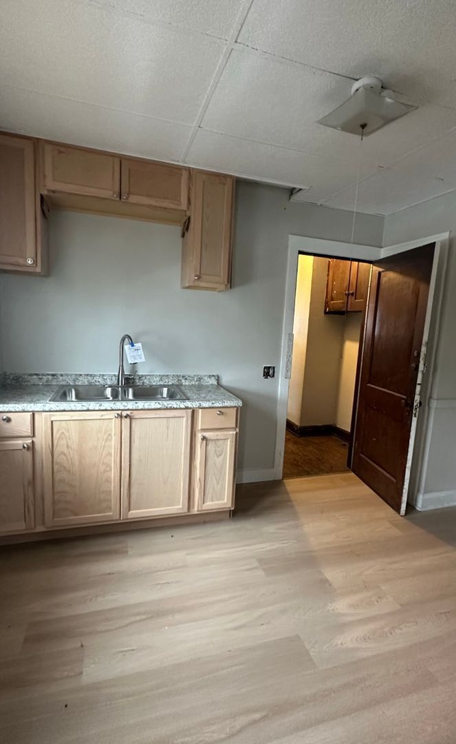 3908 E 123rd St unit UP – photo 2