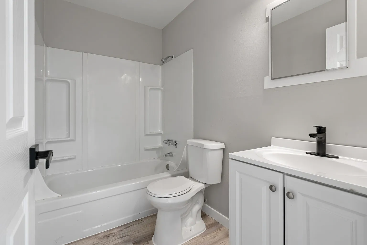 Eastside Village Apartments – photo 2