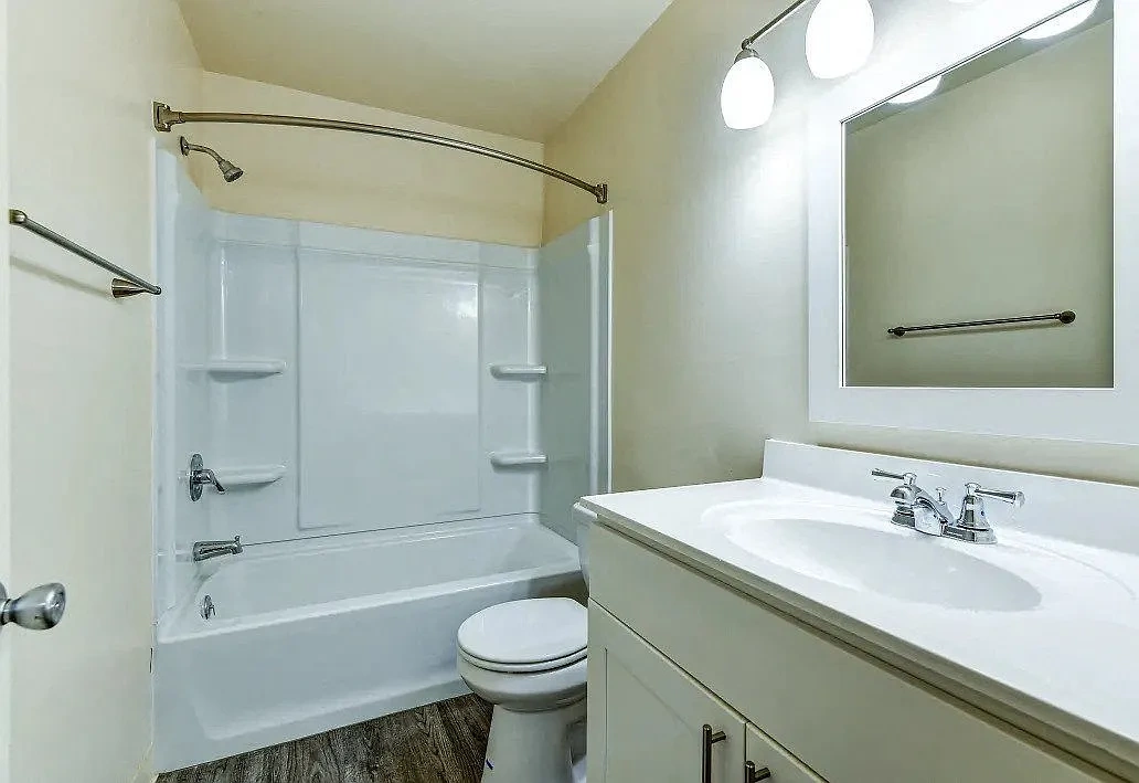 Rolling Hills Apartments – photo 2