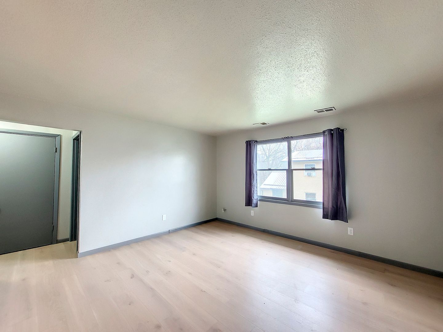 303 Larson Ct unit Apt 4 – photo 2