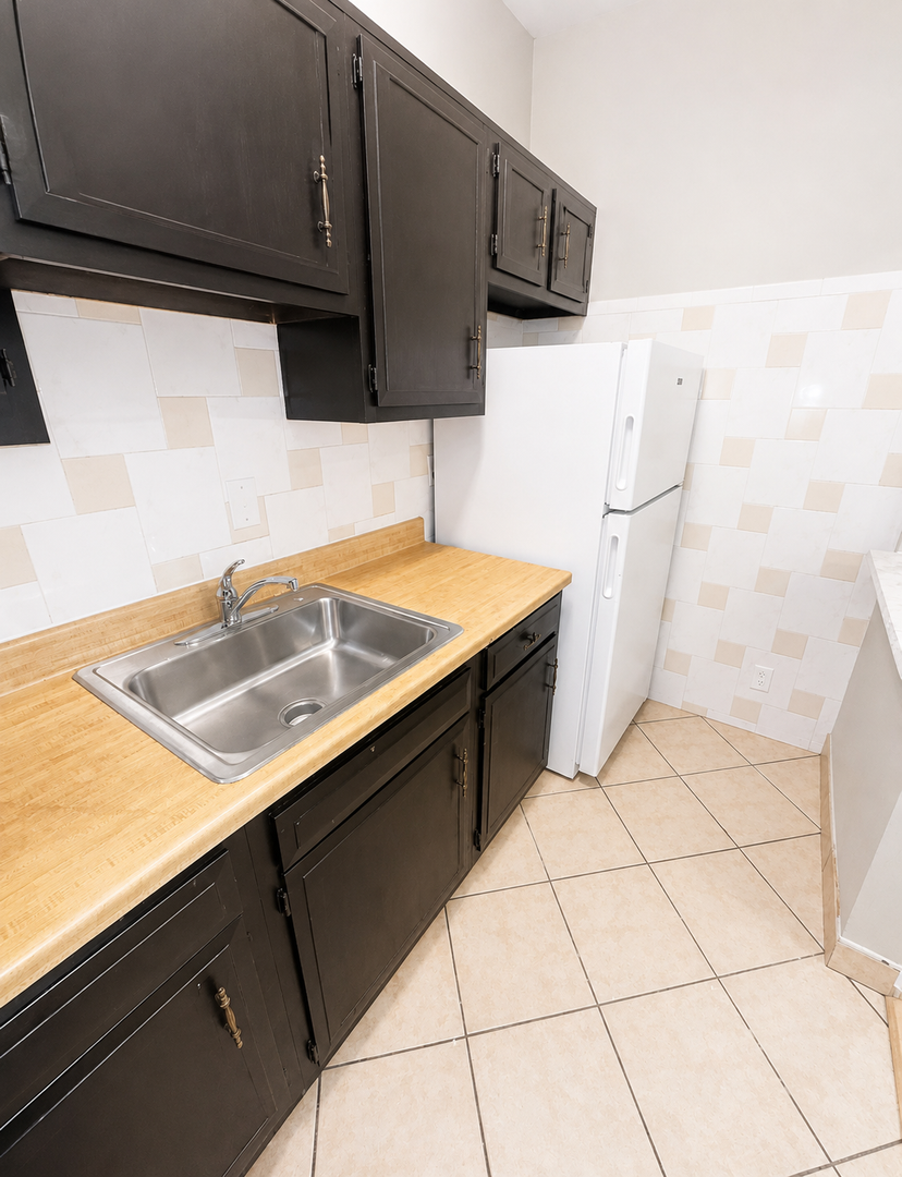 321 Ella St unit 3 – photo 2