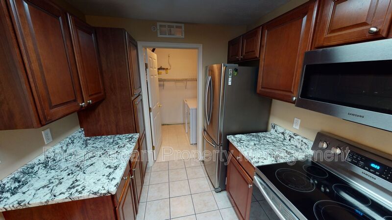 3049 Westminster Dr unit 102 – photo 3