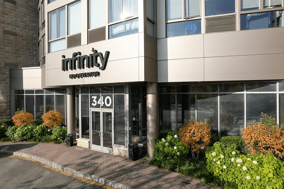 Infinity Edgewater – photo 2