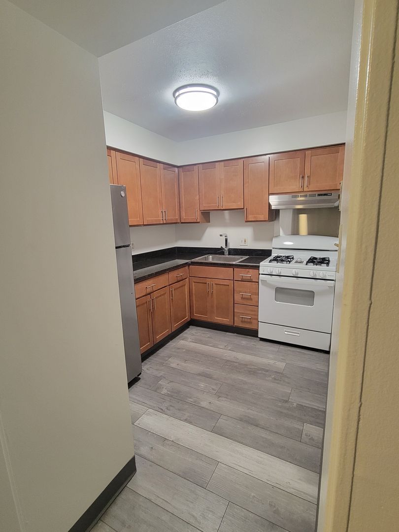 3429 Dawson St – photo 2