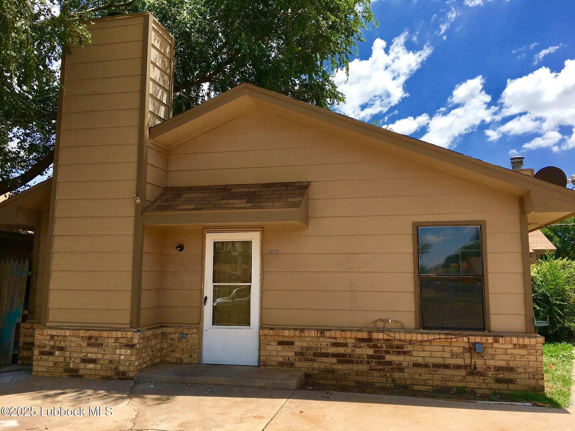 6101 37th St #B – photo 1