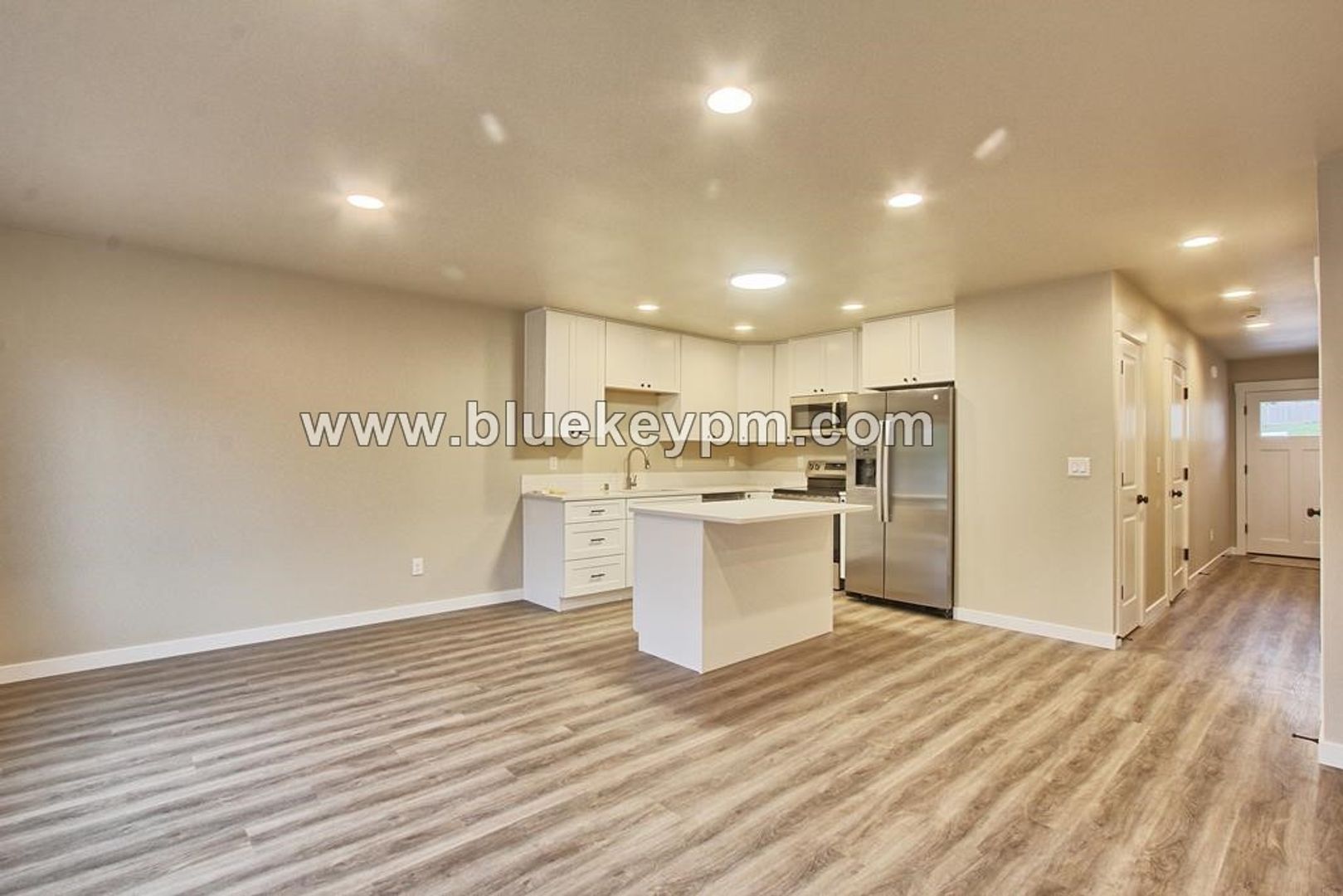 209 Cloverdale Rd unit A – photo 5