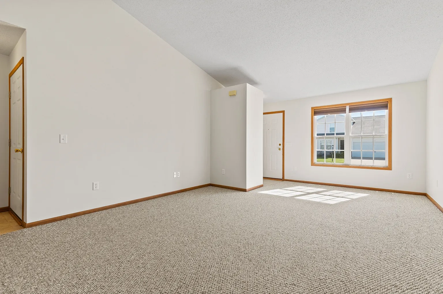 Woodland Creek Townhomes - Saginaw, MI – photo 4