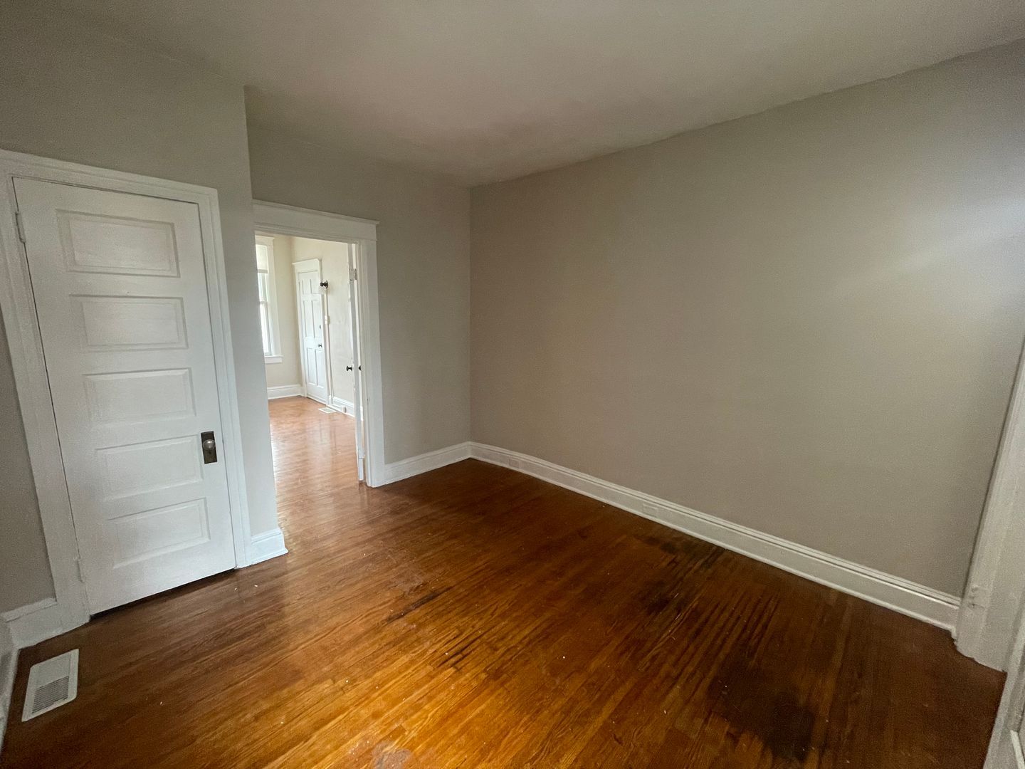 853 Wayne Ave unit Apt 1 – photo 5