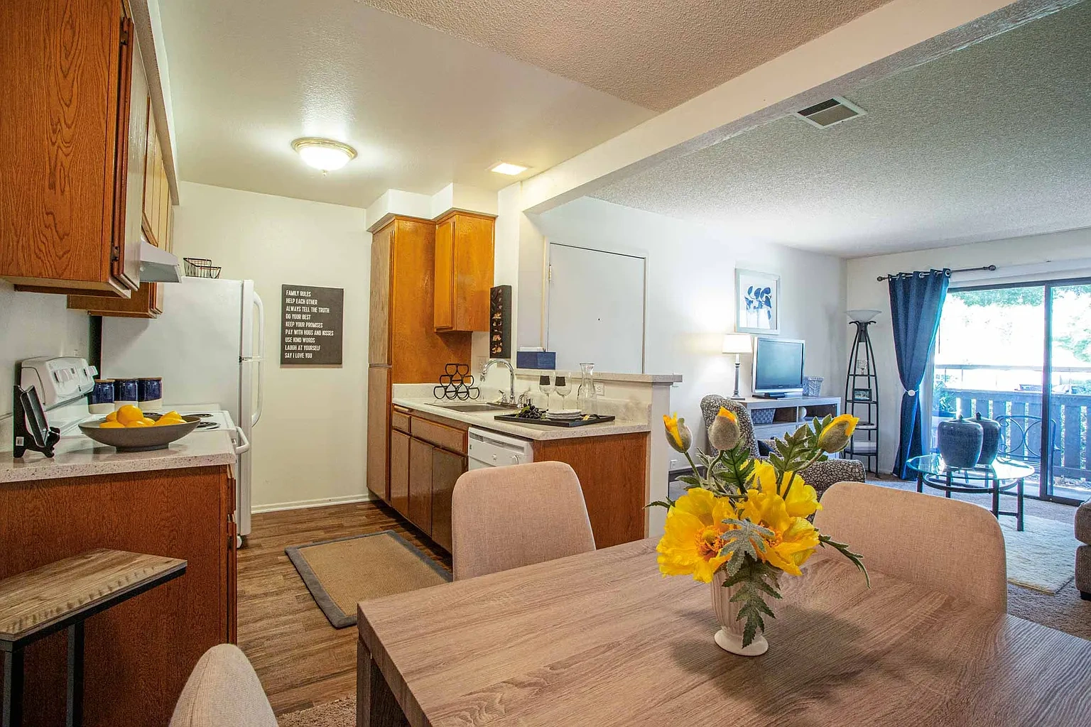 Sunrise Apartments – photo 2