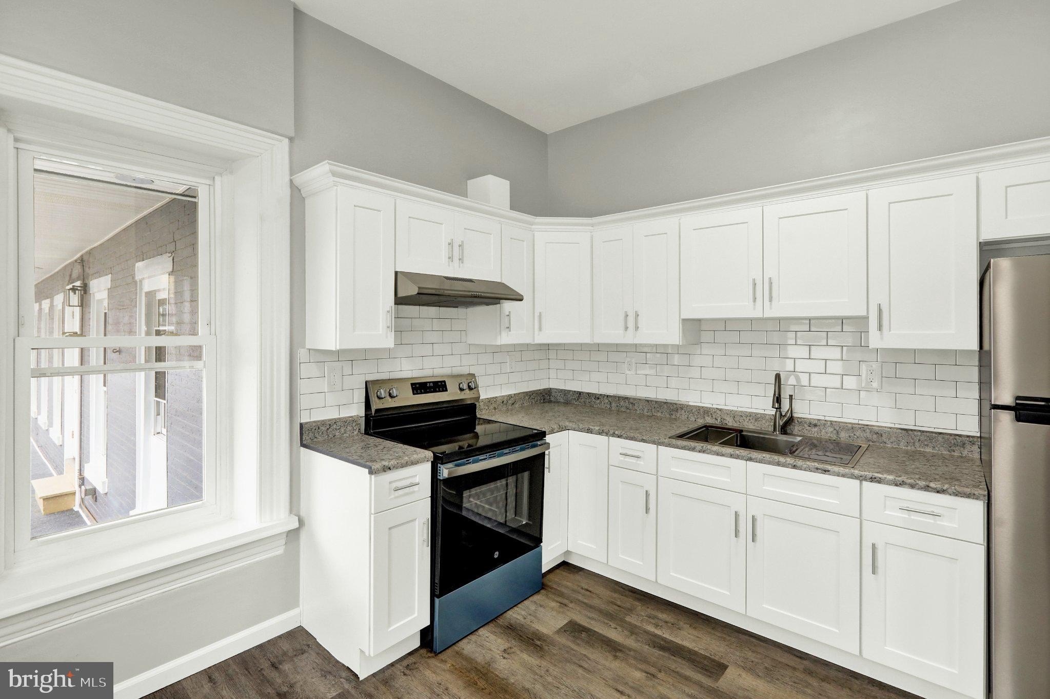1156 Franklin St #4 – photo 1