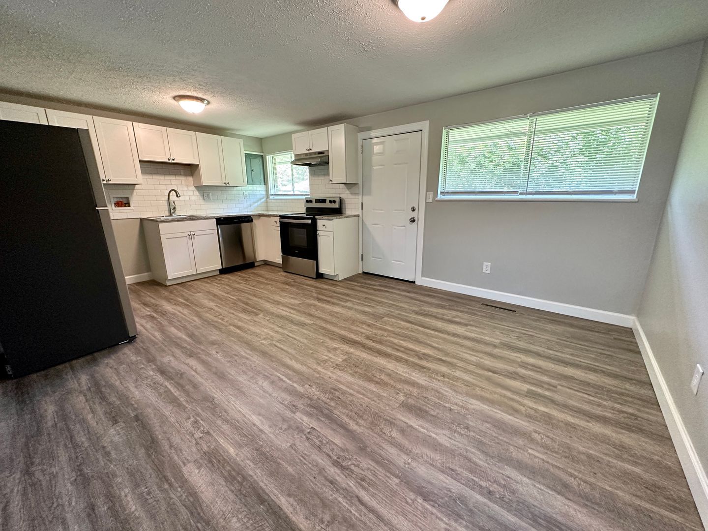 4408 Lesher Dr – photo 5