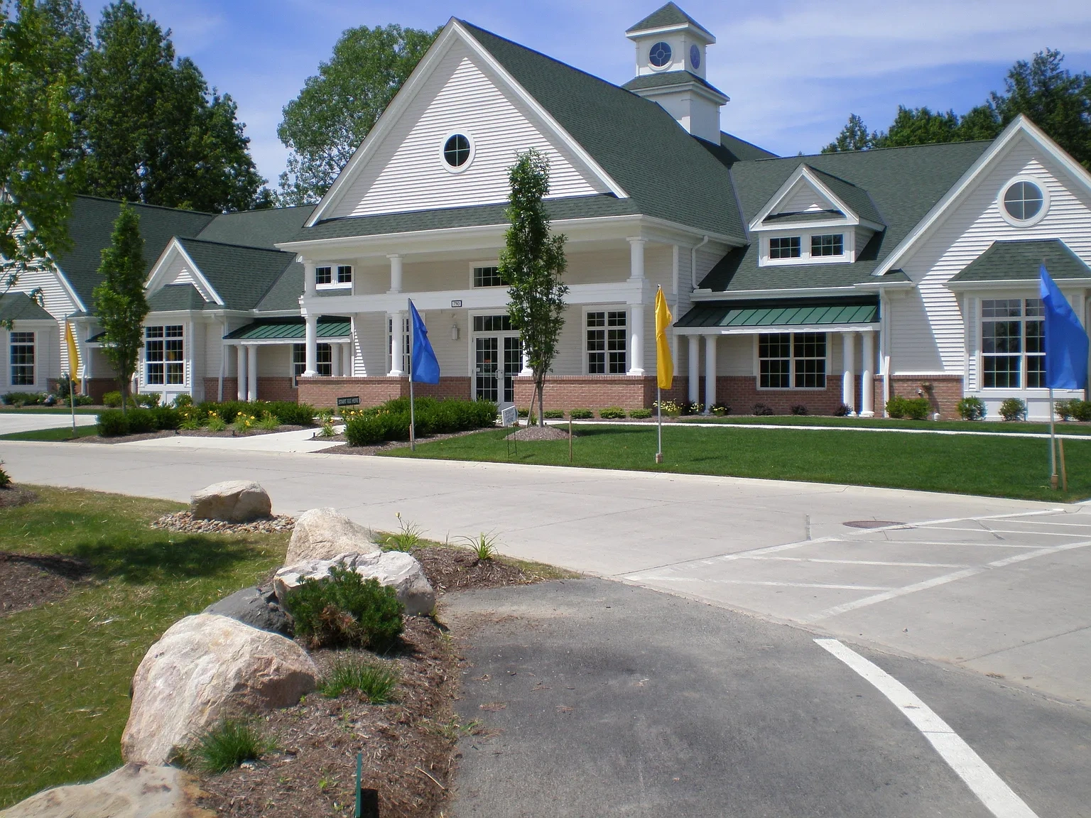 Aquamarine Apartments – photo 1